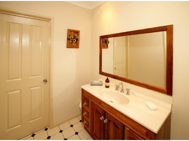 13 Ironbark Place, Springvale NSW 2650