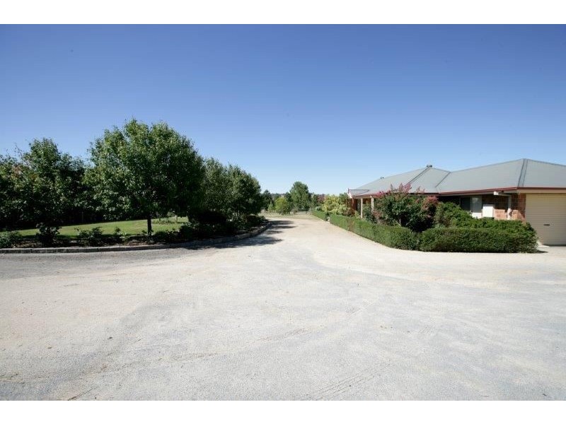 13 Ironbark Place, Springvale NSW 2650