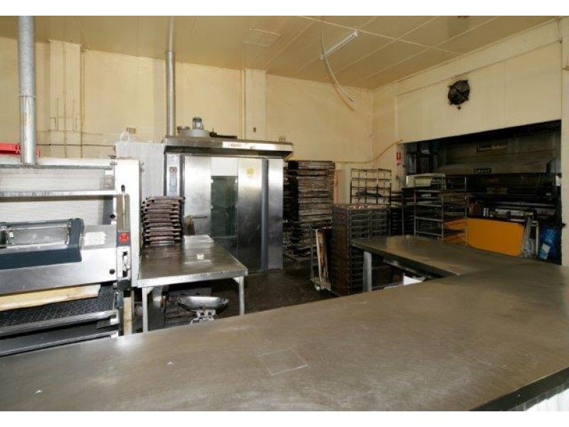 78 Broadway, Junee NSW 2663