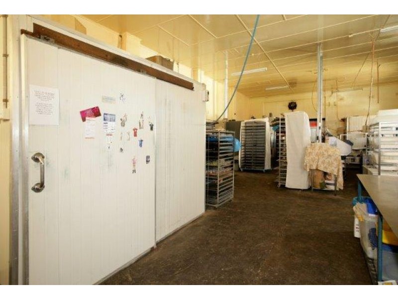 78 Broadway, Junee NSW 2663