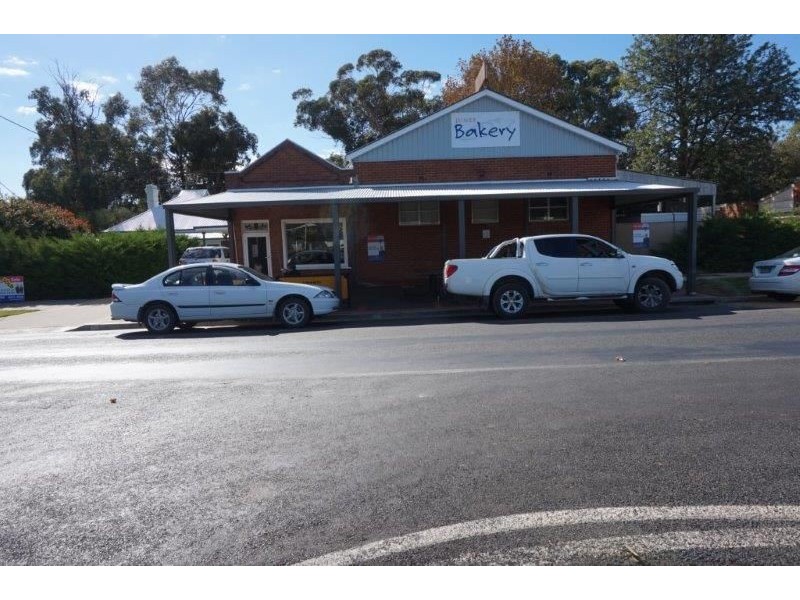 78 Broadway, Junee NSW 2663