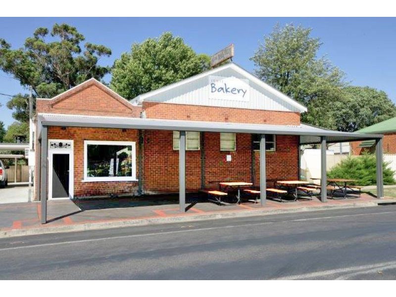 78 Broadway, Junee NSW 2663