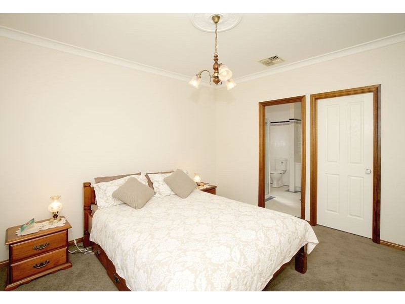 38 Amaroo Street, Kooringal, Wagga Wagga NSW 2650