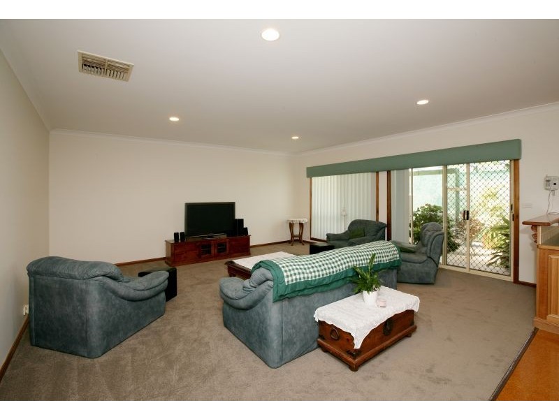 38 Amaroo Street, Kooringal, Wagga Wagga NSW 2650