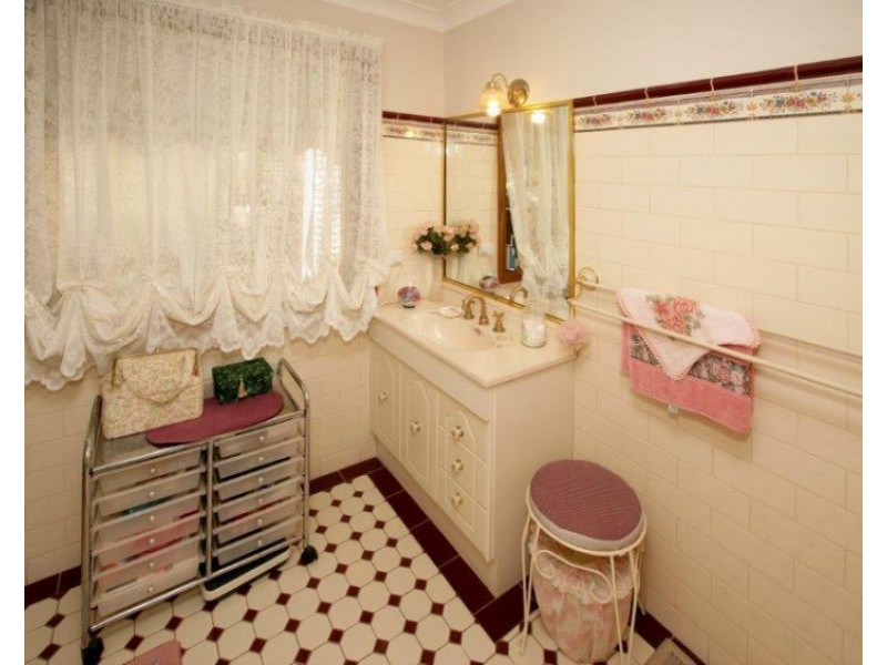 34 Allambie Way, Wagga Wagga NSW 2650