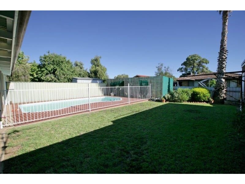 11 Buchanan Street, Lake Albert, Wagga Wagga NSW 2650