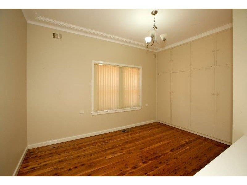 42 Mitchelmore Street, Wagga Wagga NSW 2650