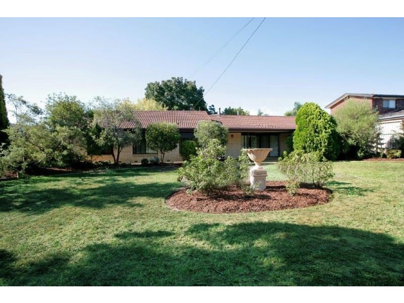 9 Avon Avenue, Lake Albert NSW 2650