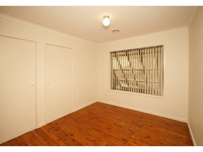 9 Avon Avenue, Lake Albert NSW 2650