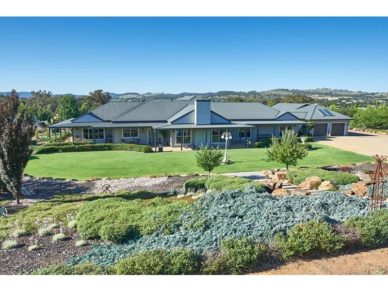 8 Kalmia Place, Springvale NSW 2650