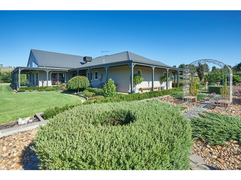 8 Kalmia Place, Springvale NSW 2650