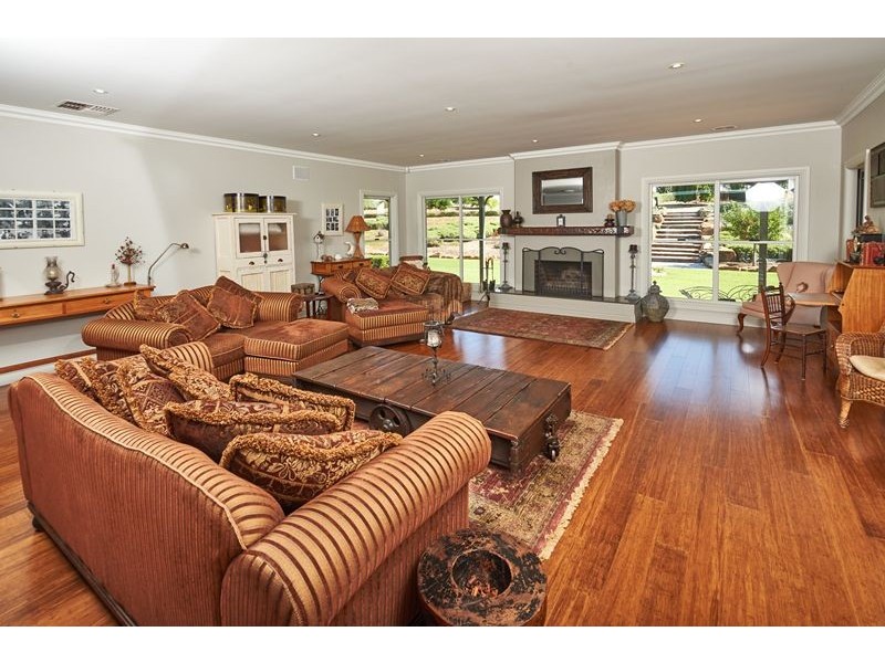 8 Kalmia Place, Springvale NSW 2650
