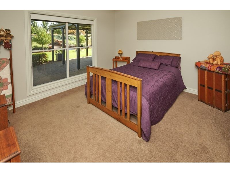 8 Kalmia Place, Springvale NSW 2650