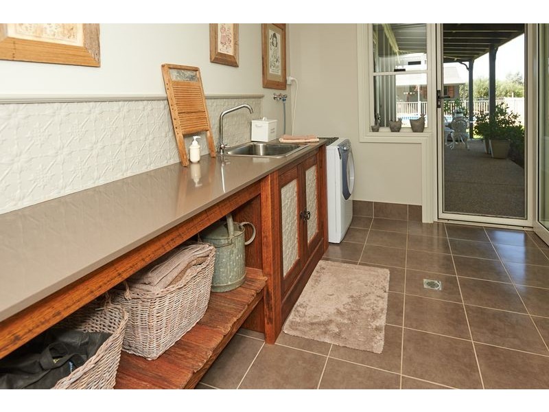 8 Kalmia Place, Springvale NSW 2650