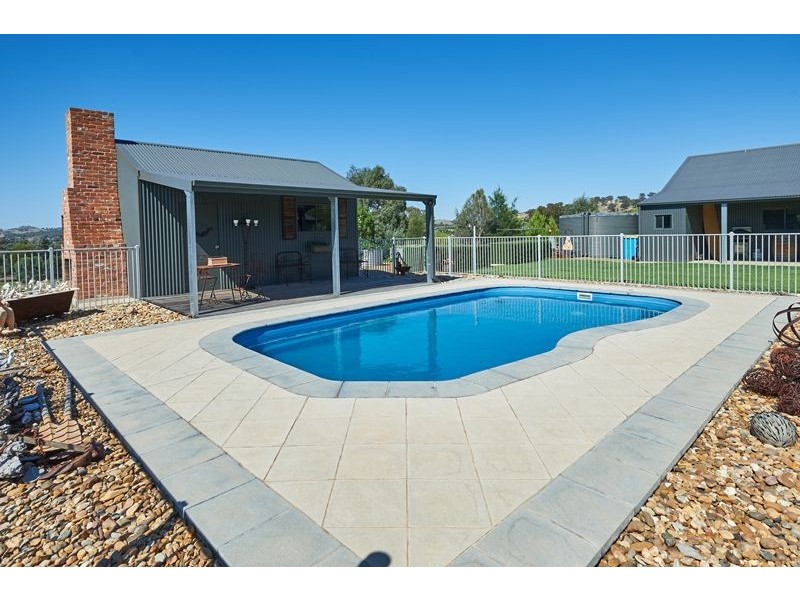 8 Kalmia Place, Springvale NSW 2650