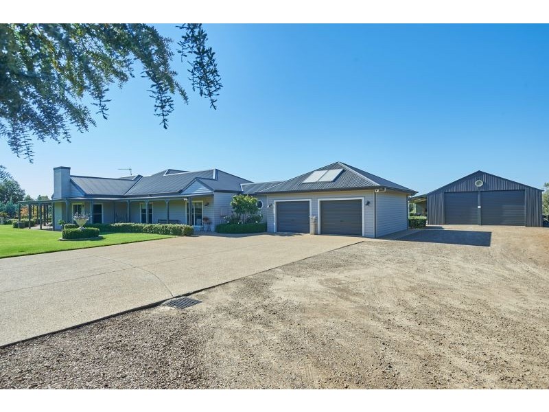 8 Kalmia Place, Springvale NSW 2650