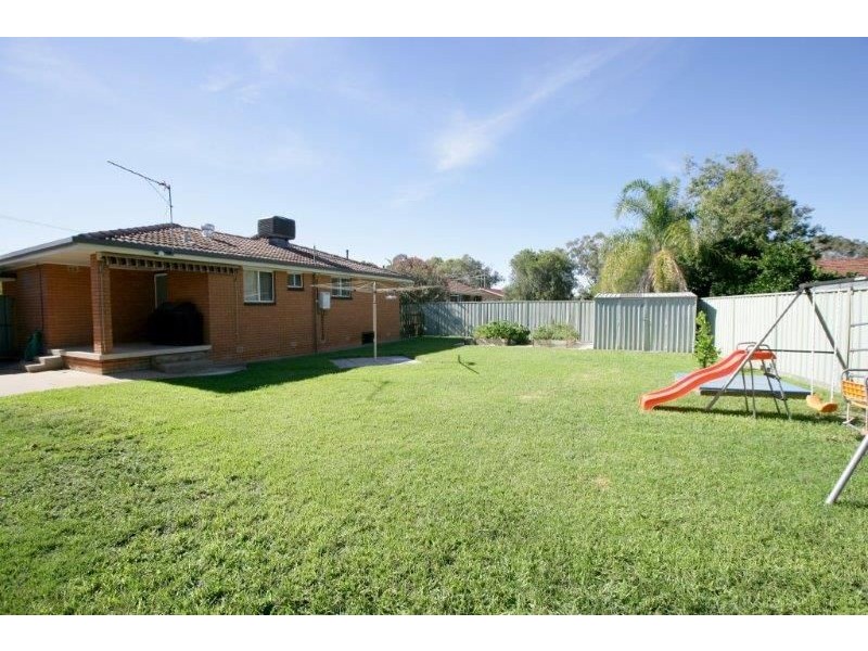 4 Huron Crescent, Lake Albert, Wagga Wagga NSW 2650
