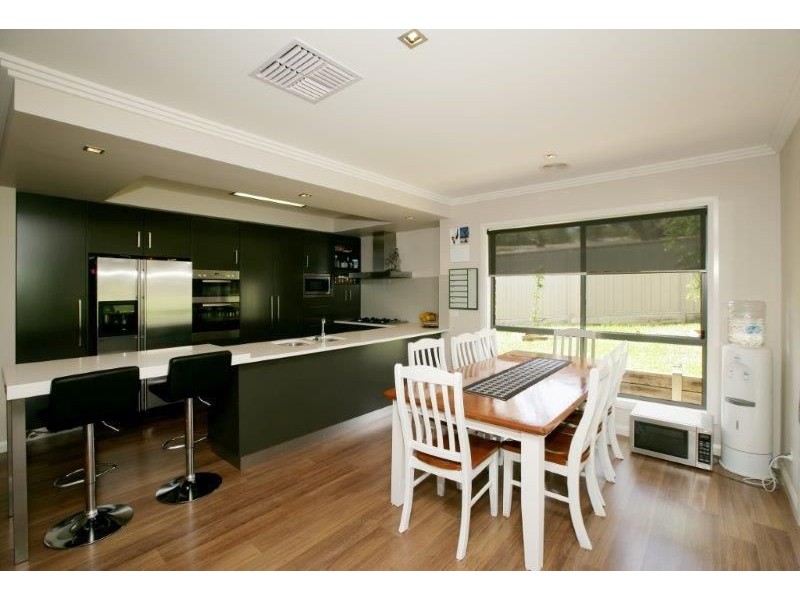 6 Kyalla Place, Bourkelands NSW 2650