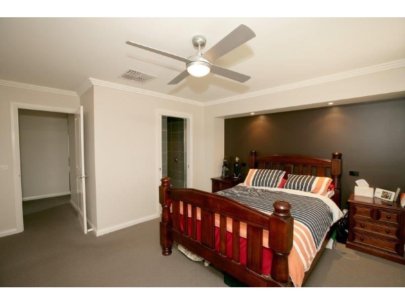 6 Kyalla Place, Bourkelands NSW 2650