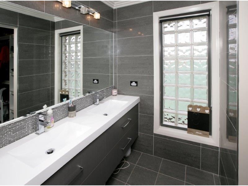 6 Kyalla Place, Bourkelands NSW 2650