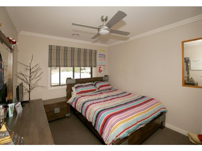 6 Kyalla Place, Bourkelands NSW 2650