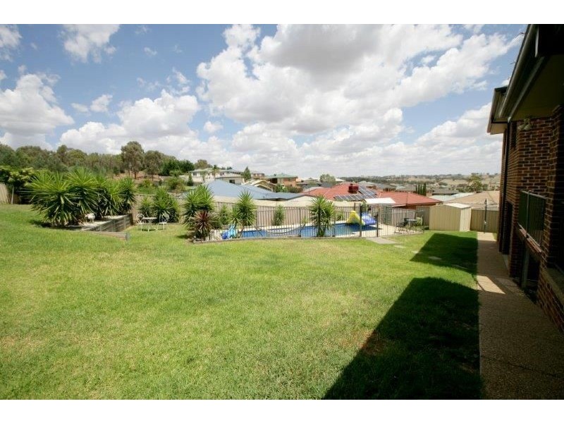 6 Kyalla Place, Bourkelands NSW 2650
