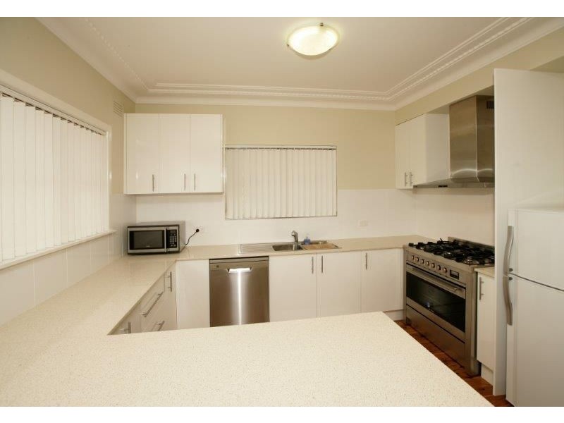 18 Ceduna Street, Mount Austin NSW 2650