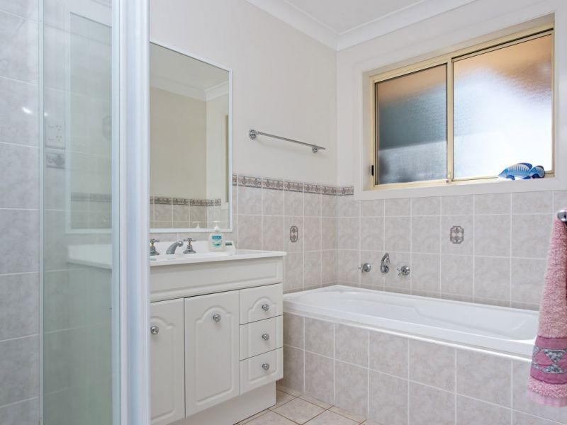 2 Woomera Place, Glenfield Park, Wagga Wagga NSW 2650