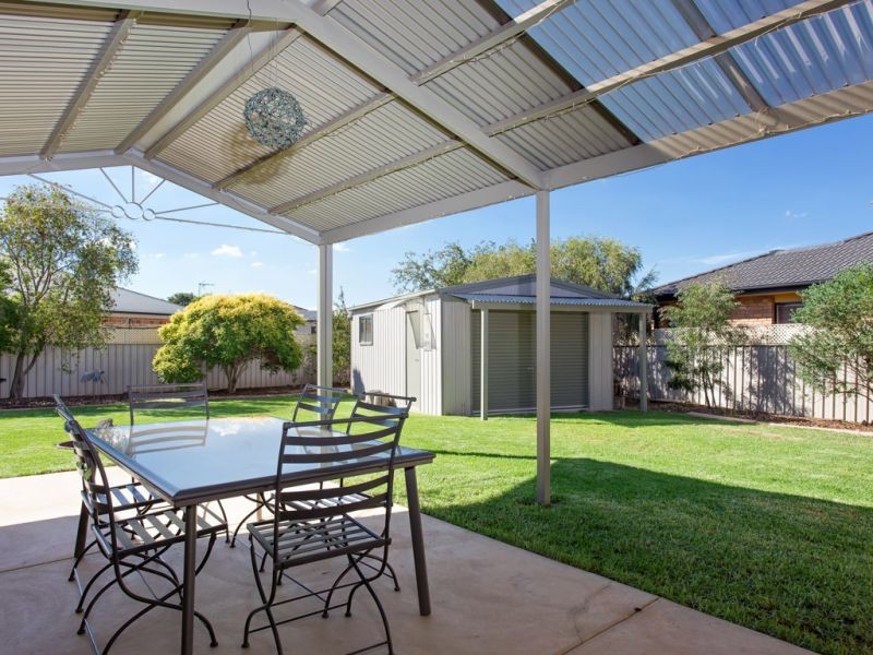 2 Woomera Place, Glenfield Park, Wagga Wagga NSW 2650