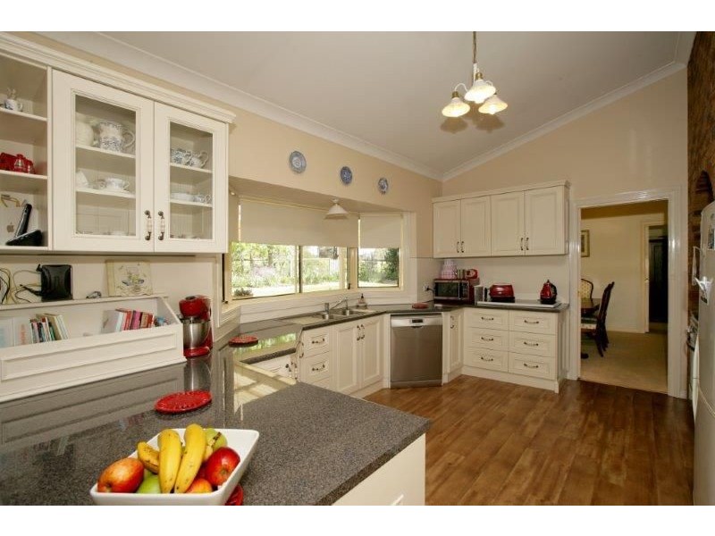 18 Sycamore Road, Lake Albert, Wagga Wagga NSW 2650