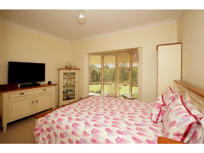 18 Sycamore Road, Lake Albert, Wagga Wagga NSW 2650