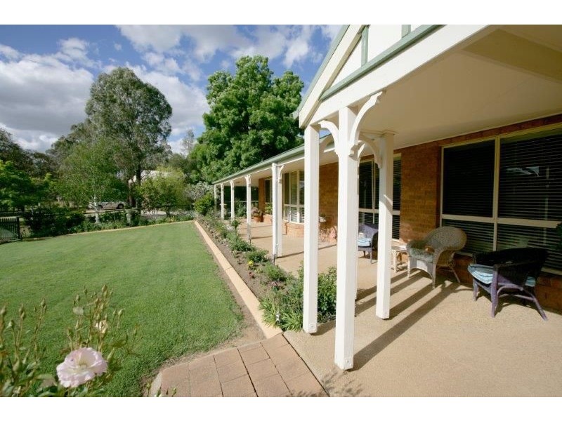 18 Sycamore Road, Lake Albert, Wagga Wagga NSW 2650