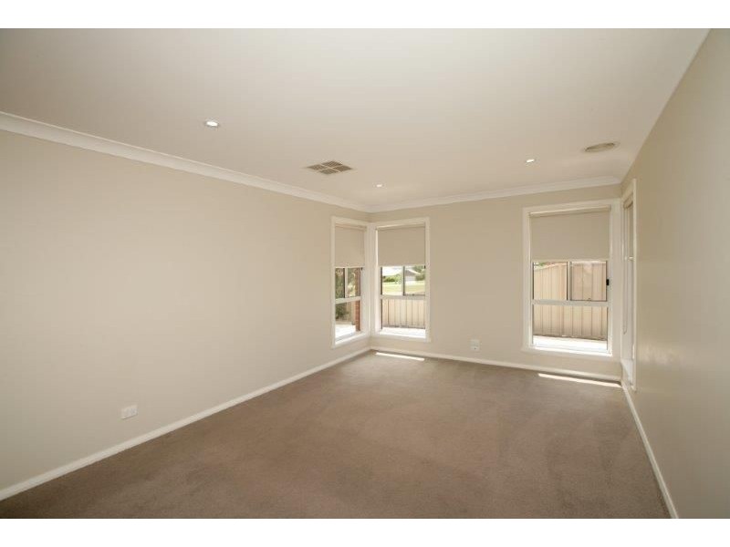 2/1 Burrundulla Road, Bourkelands, Wagga Wagga NSW 2650