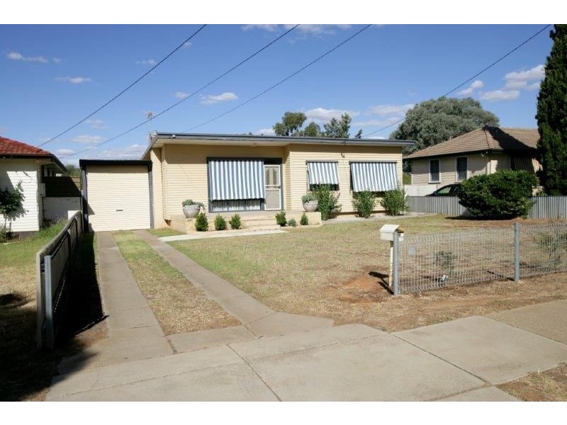 39 Tobruk Street, Ashmont, Wagga Wagga NSW 2650