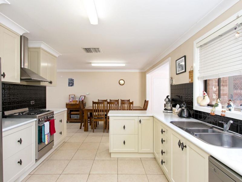 3 Vanda Street, Lake Albert, Wagga Wagga NSW 2650