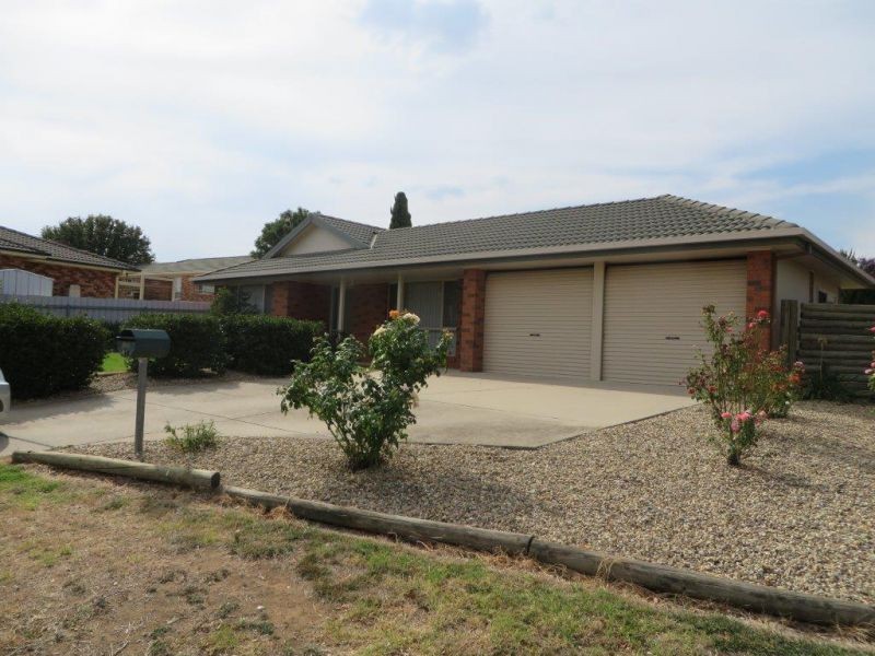 41 Faye Avenue, Wagga Wagga NSW 2650