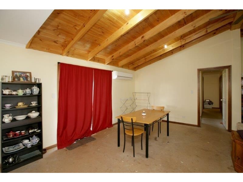 73 Iverach Street, Coolamon NSW 2701