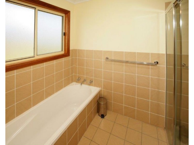 73 Iverach Street, Coolamon NSW 2701