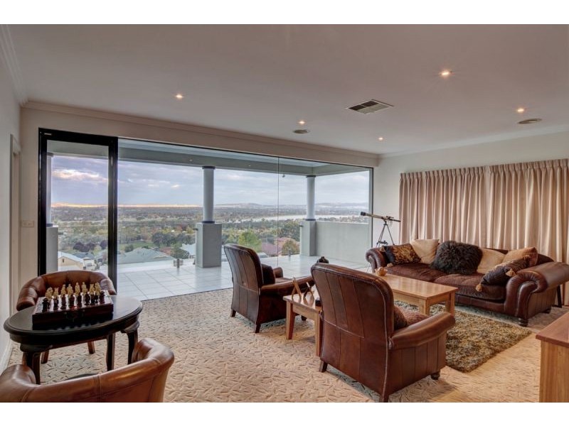 3 Gibbes Close, Kooringal Heights, Wagga Wagga NSW 2650