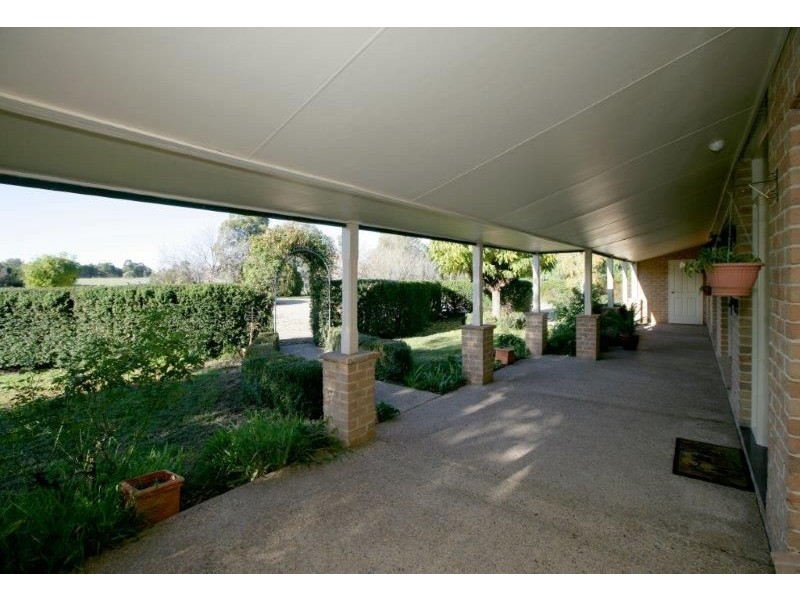 15 Sycamore Road, Lake Albert, Wagga Wagga NSW 2650