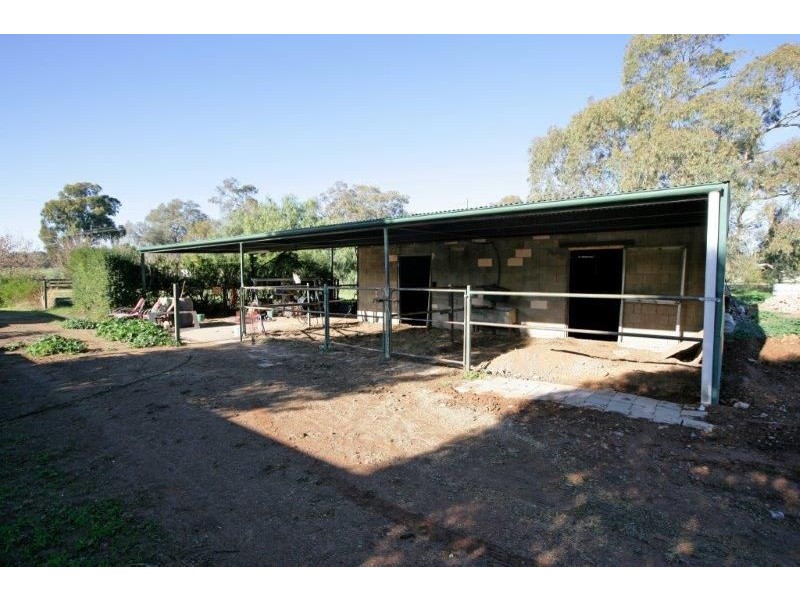 15 Sycamore Road, Lake Albert, Wagga Wagga NSW 2650