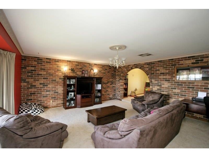 19 Lincoln Avenue, Tolland Heights, Wagga Wagga NSW 2650