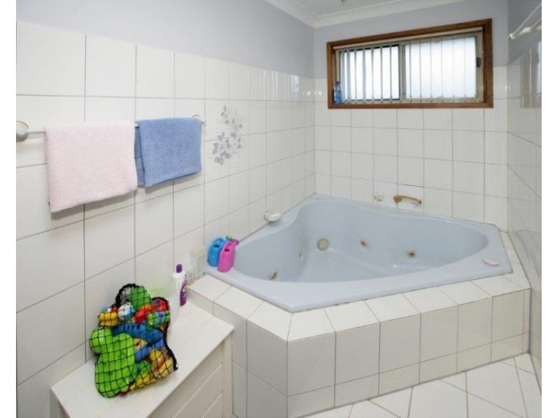 19 Lincoln Avenue, Tolland Heights, Wagga Wagga NSW 2650