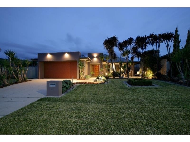 32 Bedervale Street, Bourkelands NSW 2650