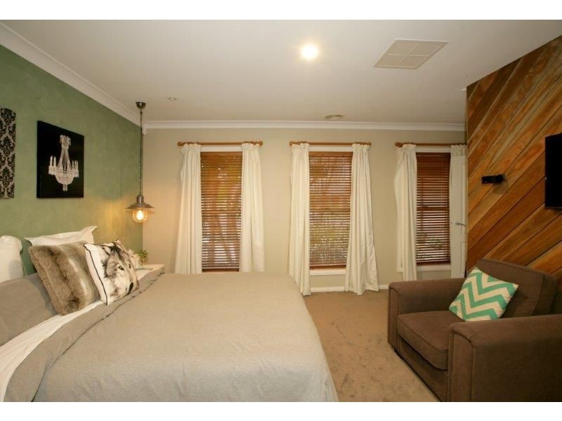 32 Bedervale Street, Bourkelands NSW 2650