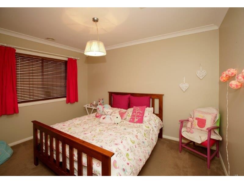 32 Bedervale Street, Bourkelands NSW 2650