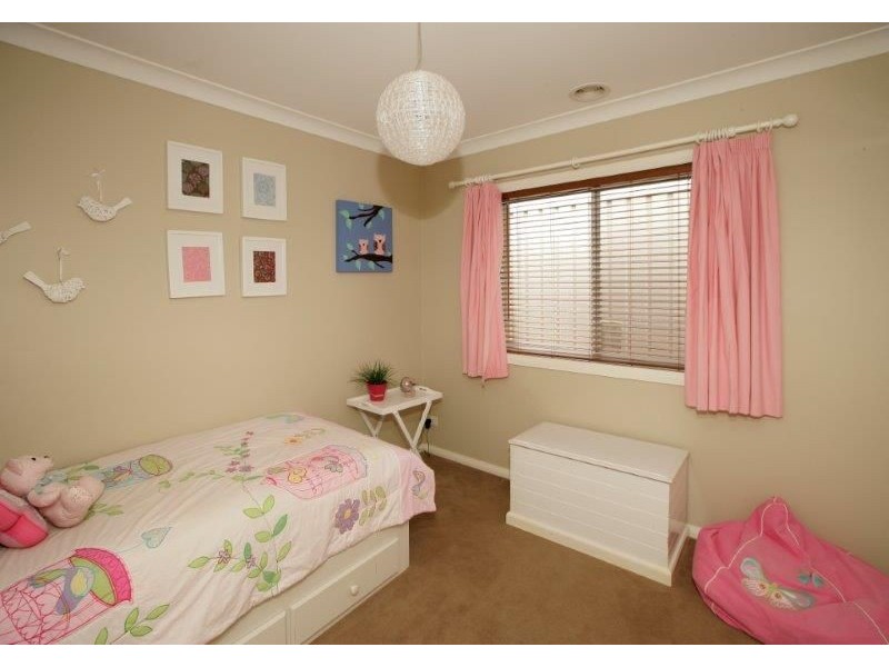 32 Bedervale Street, Bourkelands NSW 2650