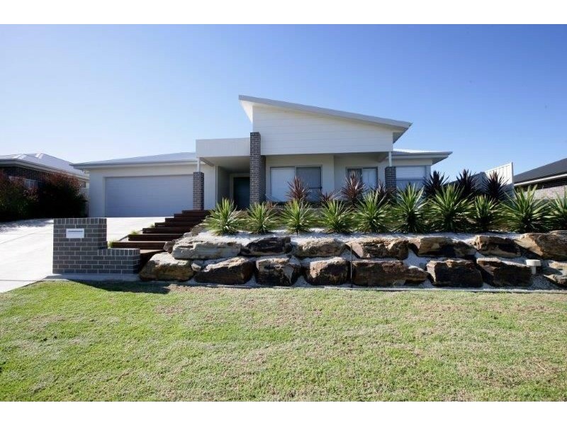 13 Samson Avenue, Estella NSW 2650