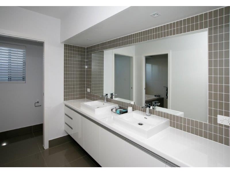 13 Samson Avenue, Estella NSW 2650