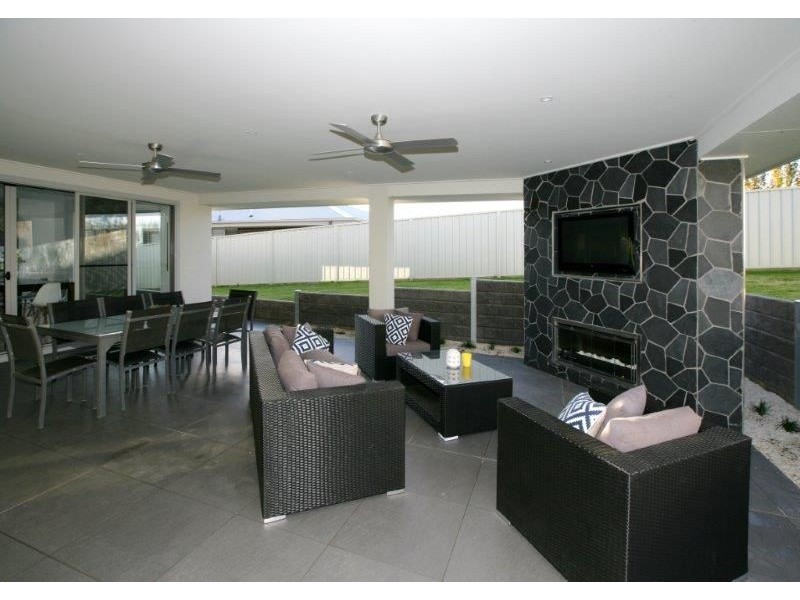 13 Samson Avenue, Estella NSW 2650